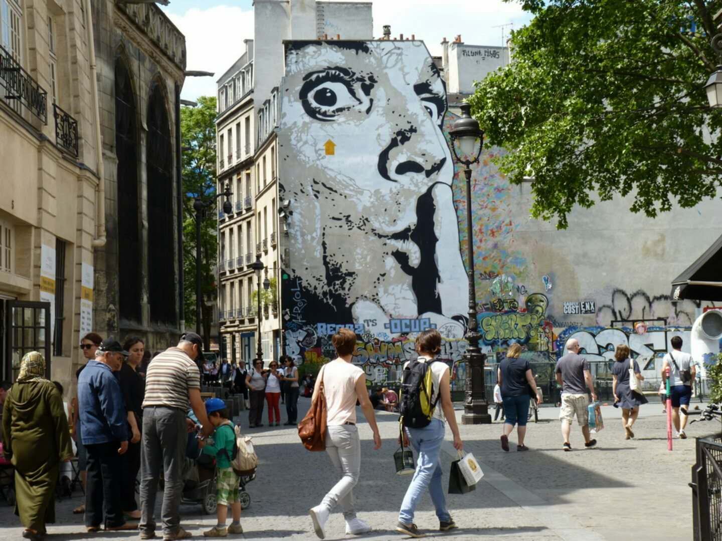 Rue animée Parisienne